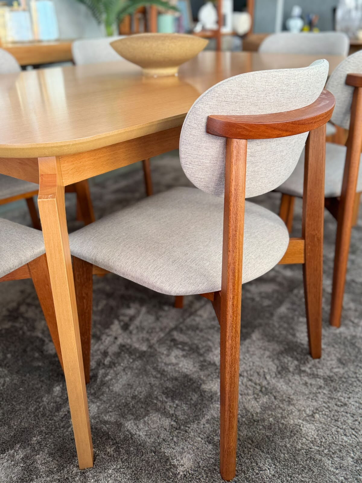 Conjunto de Mesa 1,80x0,90 com 6 cadeiras foto 3
